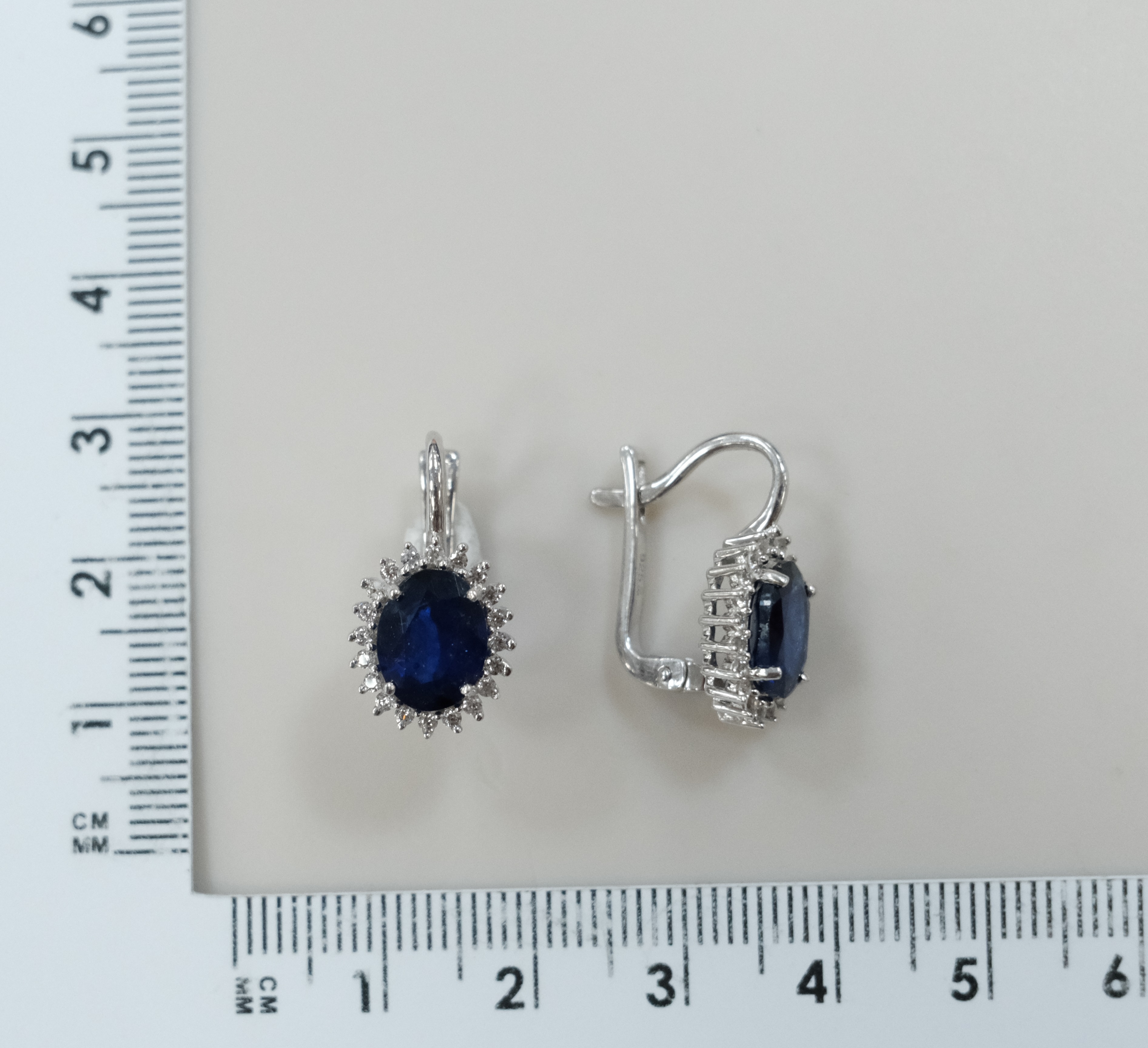 Серебряные серьги с сапфирами